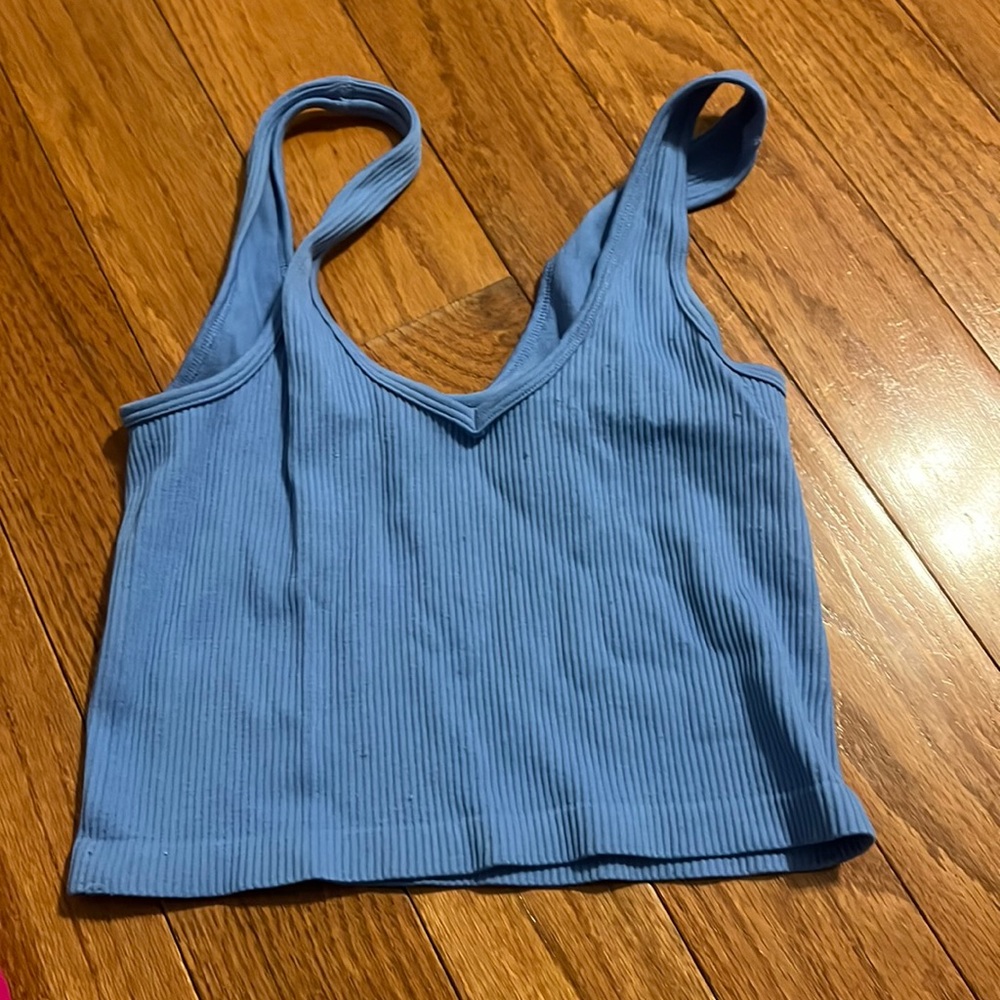 Ribbed blue top